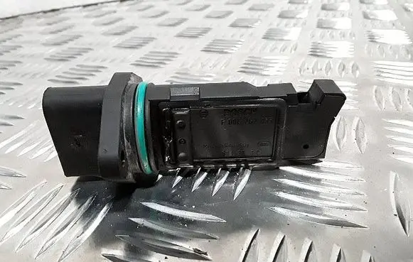 Volkswagen PASSAT B6 Mass air flow meter f00c2g2055