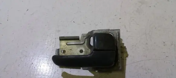 Mazda 626 Front door interior handle mdh20i