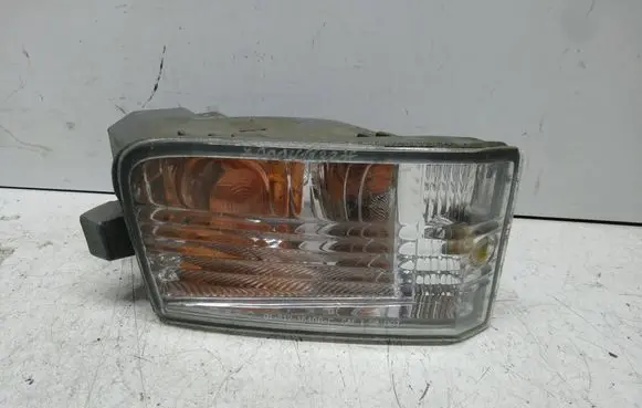 Toyota RAV 4 (XA20) Front bumper turn signal 