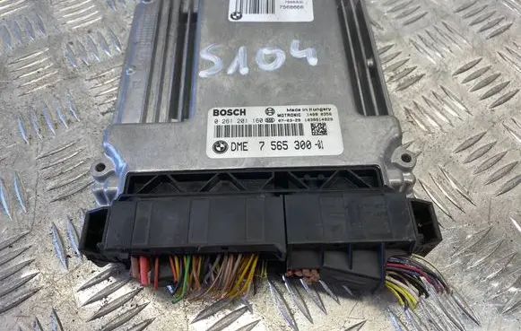 BMW 3 E90 E91 Engine control unit/module 7565300 0261201160