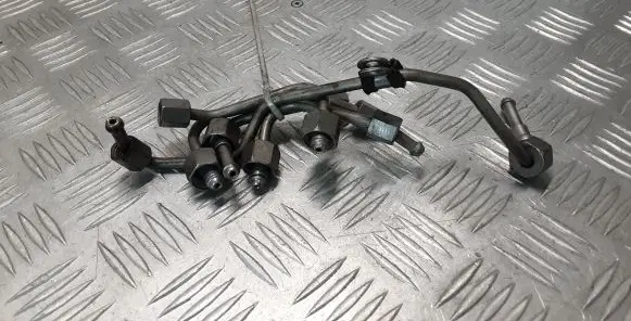 Mercedes-Benz B W245 Fuel injector supply line/pipe 