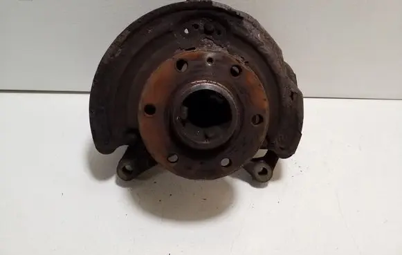 Iveco Daily 6th gen Front wheel hub