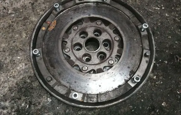 BMW 3 E90 E91 Dual mass flywheel 7541018