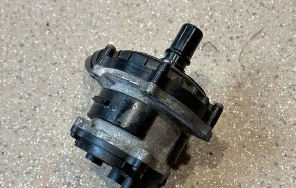 Hyundai Ioniq 5 Electric auxiliary coolant/water pump