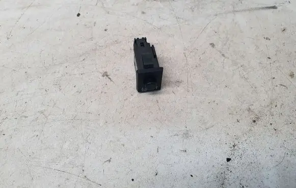 Toyota Auris E180 Other switches/knobs/shifts 15D084