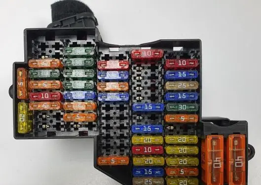 Porsche Cayenne (9PA) Fuse box set 7L0941828