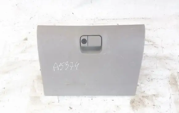 Mazda 323 F Glove box