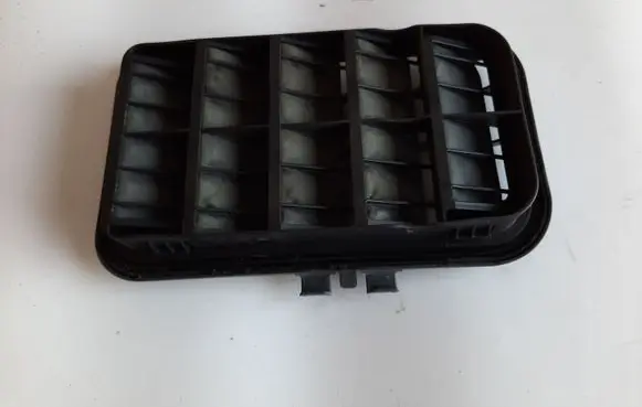 Audi A8 S8 D4 4H Quarter panel pressure vent 4E0819181C