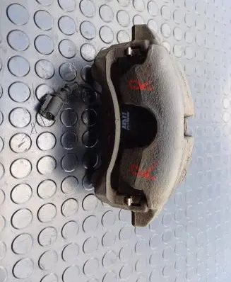 Volkswagen PASSAT B8 Front brake caliper
