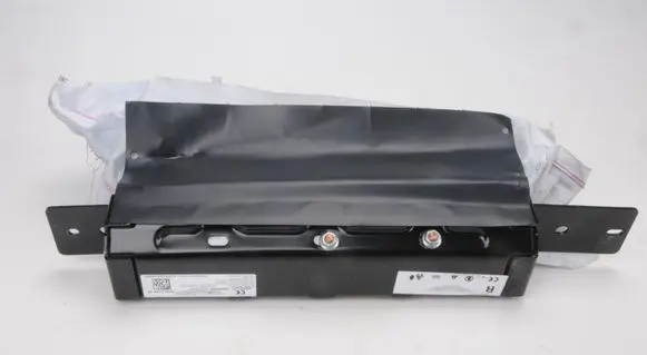 Aston Martin DB11 Knee airbag WYSTRZELONA