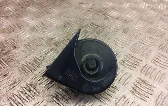 Mercedes-Benz A W176 Horn signal A0065429820 E30055306