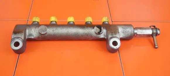 Nissan Navara D40 Fuel line pipe 17MB49