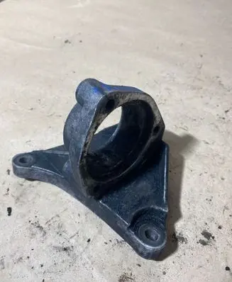 Opel Insignia A Driveshaft support bearing bracket 13219107
