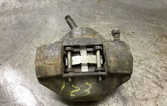 Mercedes-Benz W123 Rear brake caliper