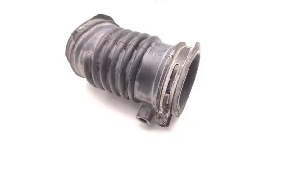 Mazda 3 II Air intake hose/pipe PE0113221 K6805