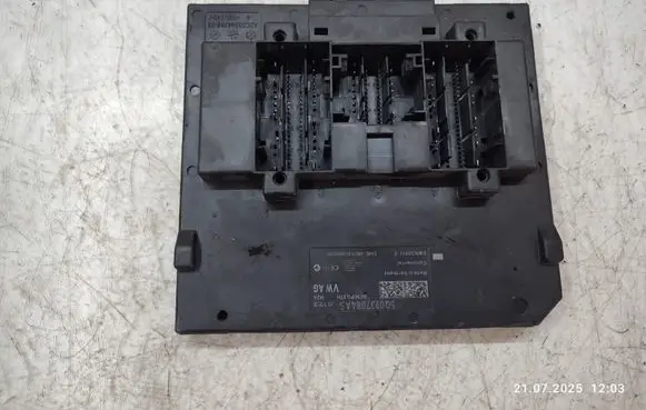 Volkswagen Golf VII Central body control module 5Q0937084AS