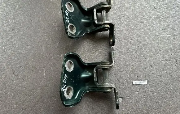 Nissan Terrano Rear door lower hinge 8240090J10