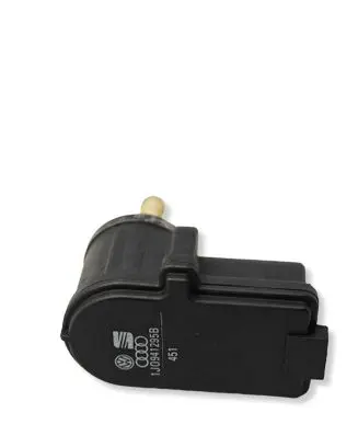Volkswagen Golf IV Headlight level adjustment motor 1J0941295B