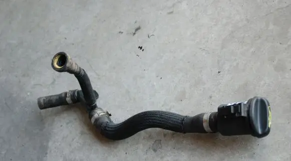 Ford Kuga I Oil filler cap 