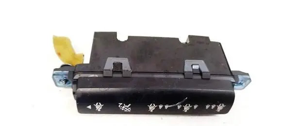 Passenger airbag on/off switch