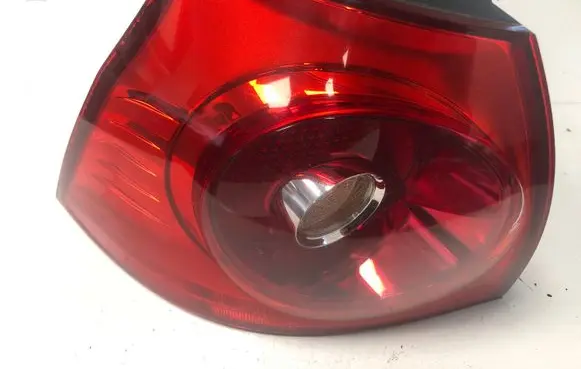 Volkswagen Golf V Rear/tail lights 4VFX13405AA
