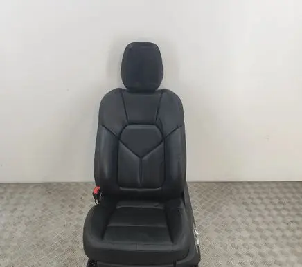 Porsche Cayenne (92A) Front driver seat 95852177900 95852137300