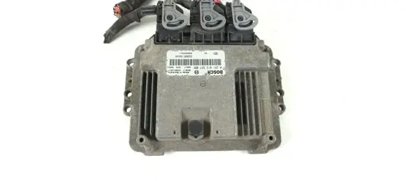 Suzuki Grand Vitara II Engine control unit/module ECU 0281012657 8200518648