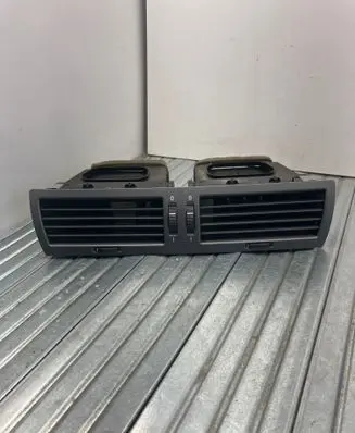 BMW 7 E65 E66 Dash center air vent grill 8223599 6911204 69112039