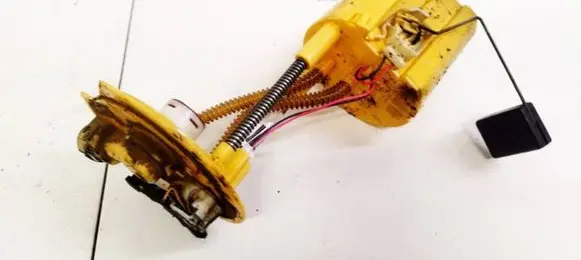 Toyota Yaris Fuel level sensor 