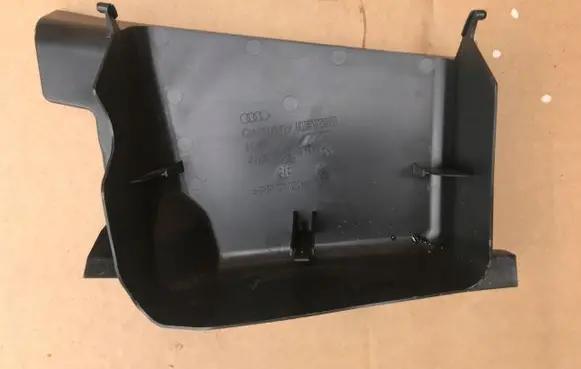 Audi Q8 Other engine bay part 4M2819979