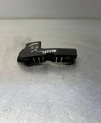 Audi A4 S4 B7 8E 8H Fender mounting bracket 8L0807284E