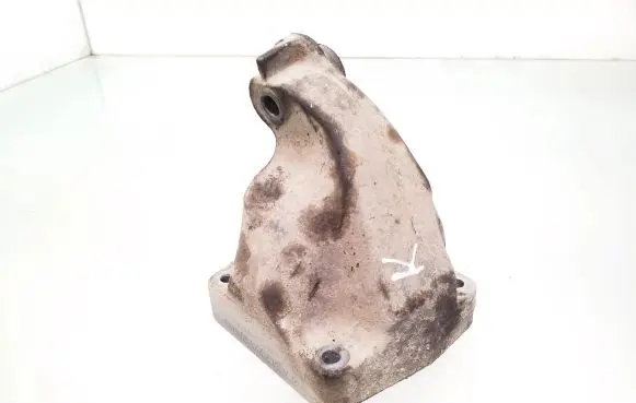 Mercedes-Benz E W211 Engine mounting bracket A6422230004