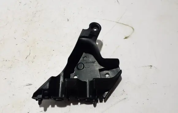 Volvo XC60 Front bumper mounting bracket 31383163