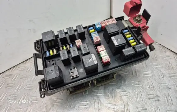 Chrysler 300 - 300C Fuse module P05087269AN 16238AC