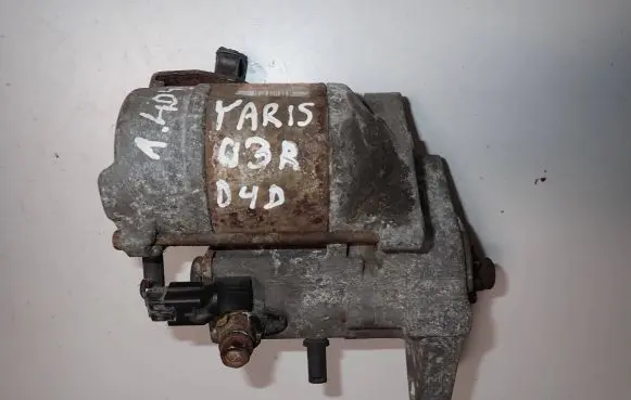 Toyota Yaris Starter motor 28100-33050