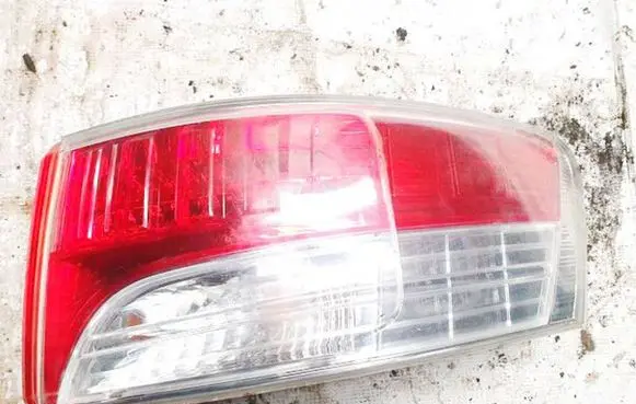 Toyota Avensis T270 Rear/tail lights