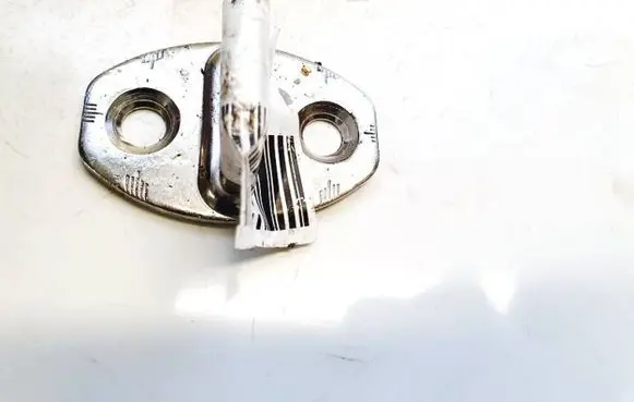 Audi A2 Front door lock loop/hook striker 8z0837833
