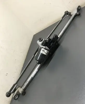 Land Rover Discovery 3 - LR3 Front wiper linkage and motor