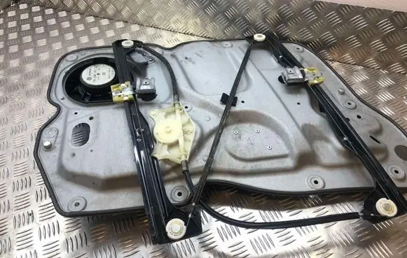 Volkswagen Caddy Front door window regulator with motor 1T0837756