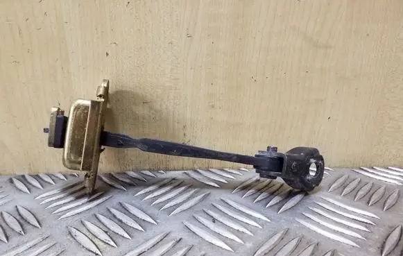 Honda CR-V Rear door check strap stopper