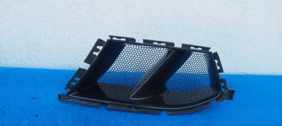 BMW M3 G80 Front bumper lower grill 8074773