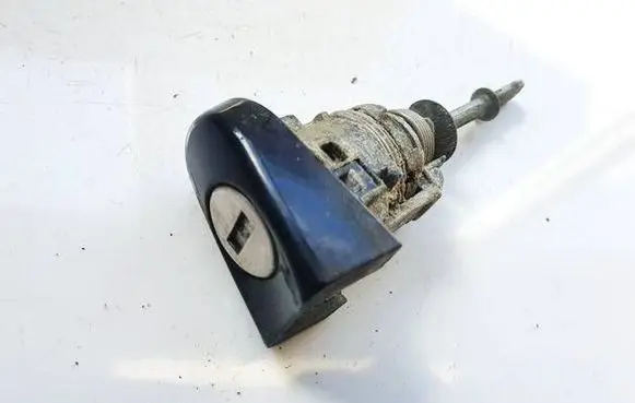 Volkswagen Touran I Front door lock (next to the handle) 1T0837167B