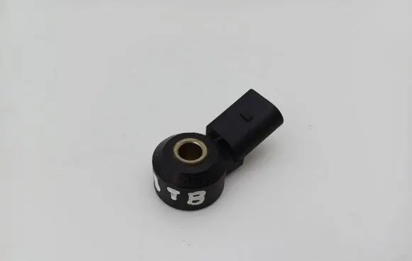 Volkswagen Golf IV Detonation knock sensor 030905377C