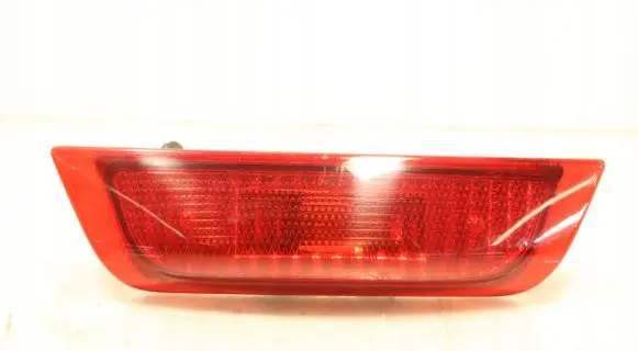 Third/center stoplight