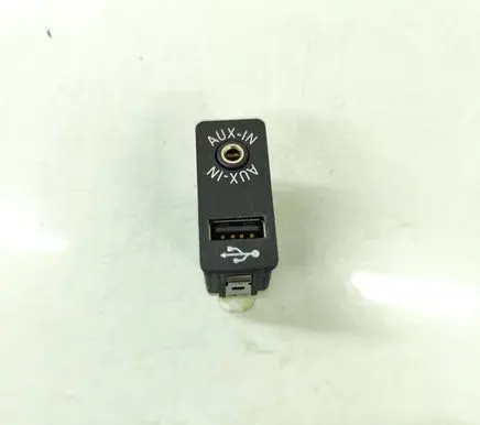 BMW 5 F10 F11 AUX in-socket connector 9237653