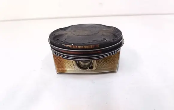 Dodge Challenger Piston 96L64