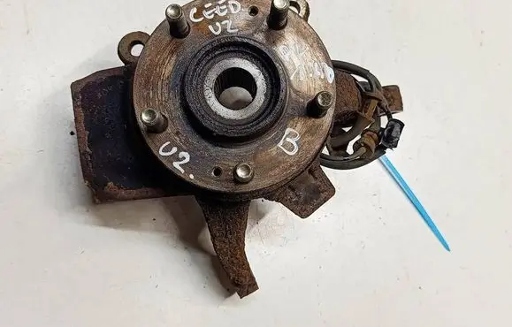 KIA Ceed Front wheel hub spindle knuckle 5147848