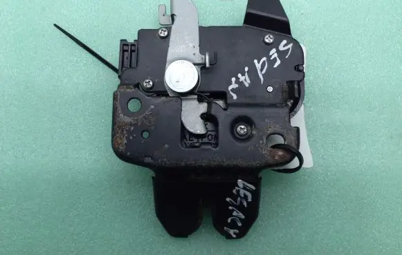 Subaru Legacy Tailgate/trunk/boot lock/catch/latch