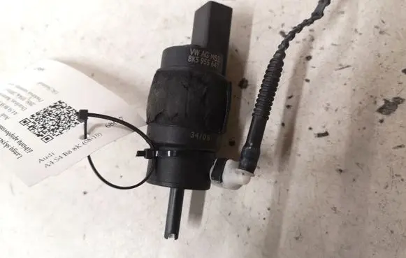 Audi A4 S4 B8 8K Windscreen/windshield washer pump 8K5955647