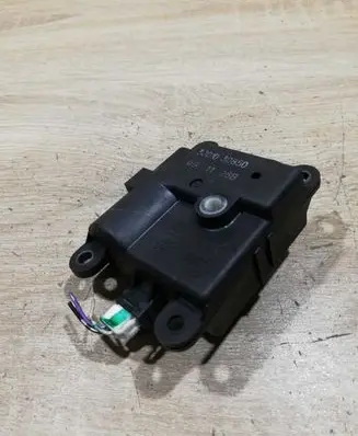 Nissan Qashqai Air flap motor/actuator 3J01030850
